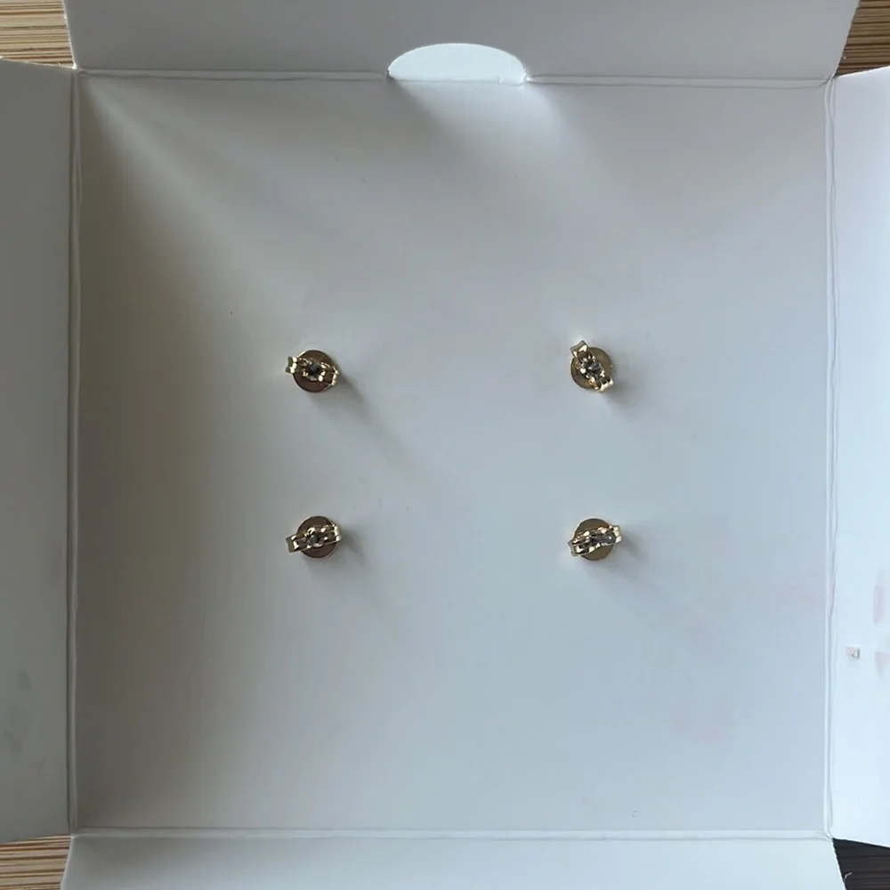Brand New Coach Set of Two Post Earrings Heart Gold Tone Signature “C”